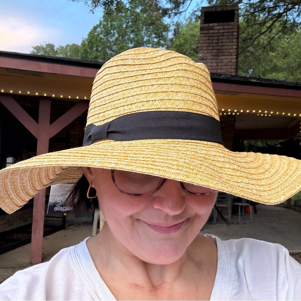 KENSIE STRAW HAT SUMMER BEACH TAN BLACK RIBBON